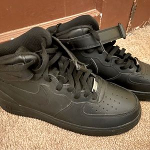 Black Nike air forces